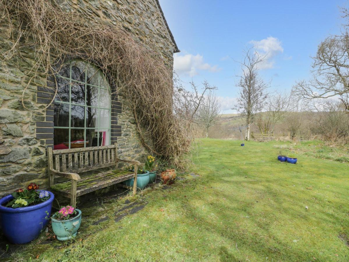 Beudy Dolpebyll Villa Llangadfan Екстериор снимка